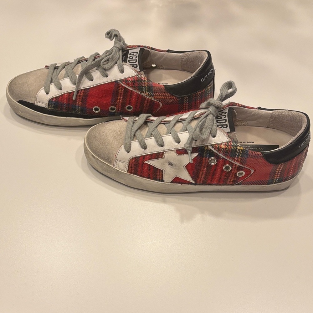 Golden Goose Superstar Red and White Sneakers with Gray Laces - Picture 4 of 8